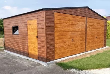 Garaż blaszany dach dwuspadowy